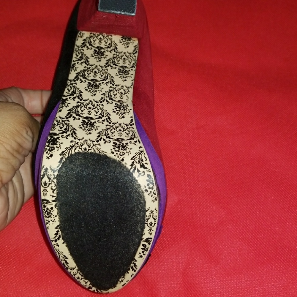 Heels - Picture 4 of 4